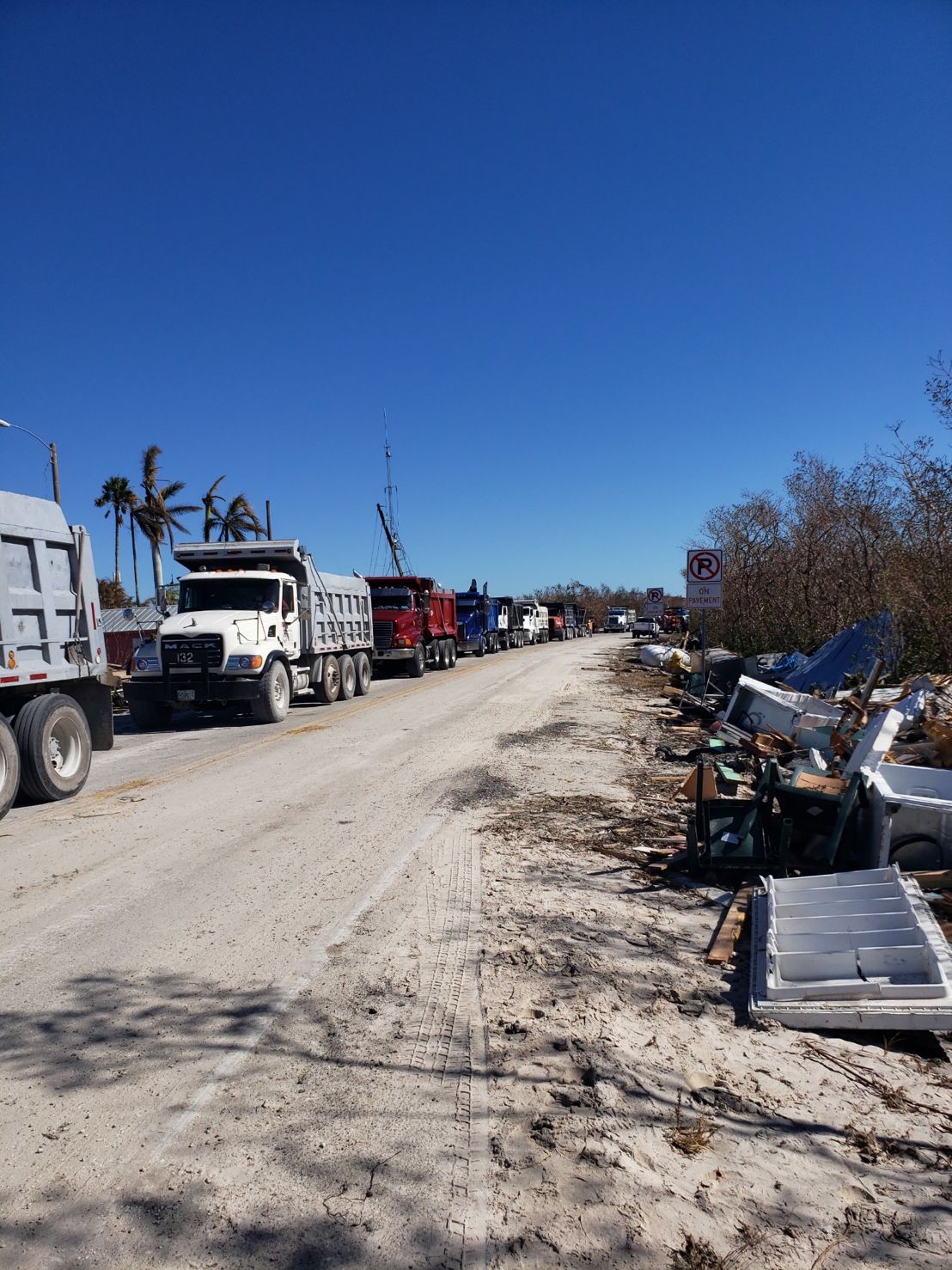 Family-Owned vs. Corporate Trucking Companies: What’s the Difference for Your Construction Project?